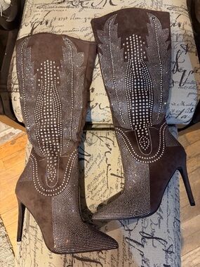 Cape Robbin Brown Suede Studded High Heel Boots